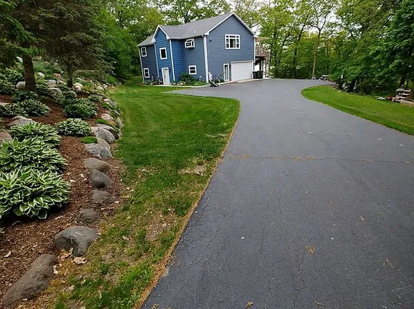 620 Highland Dr, Twin Lakes, WI 53181