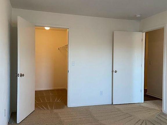 2nd image of 425 Acorn Grove Ln #H