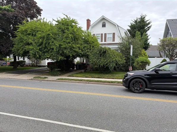 259 Lincoln Avenue, Rockville Centre, NY 11570
