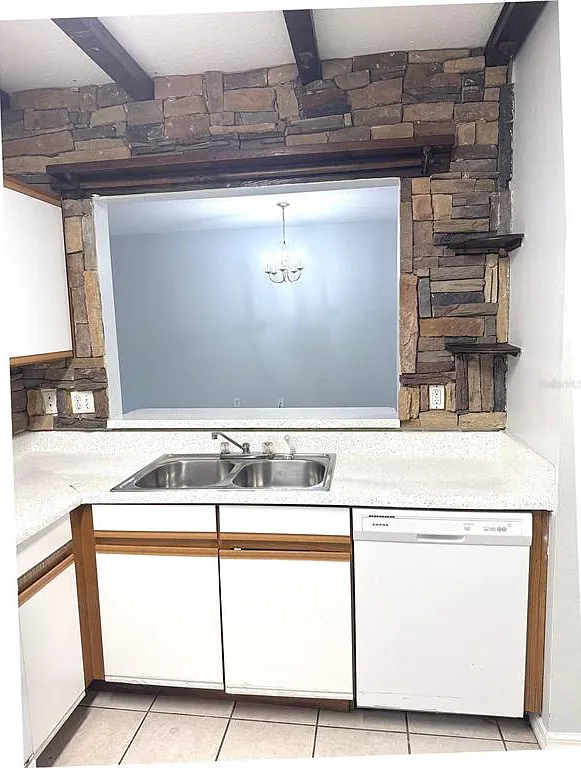 3 bed, 2.0 bath, 1151 sqft, $1,500 — Photo 3