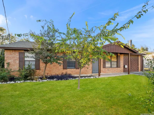 127 Harless, Center Point, TX 78010