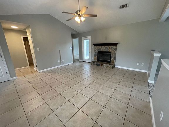 3rd image of 2348 Prytania Cir