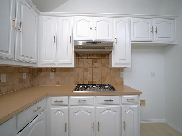 2708 Comanche Trl — Photo 5