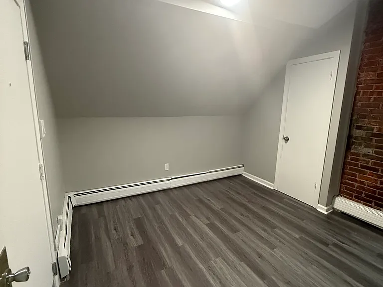 1079 Broad St #3N — Photo 5