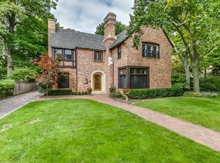 1924 E Cumberland Blvd, Whitefish Bay, WI 53211