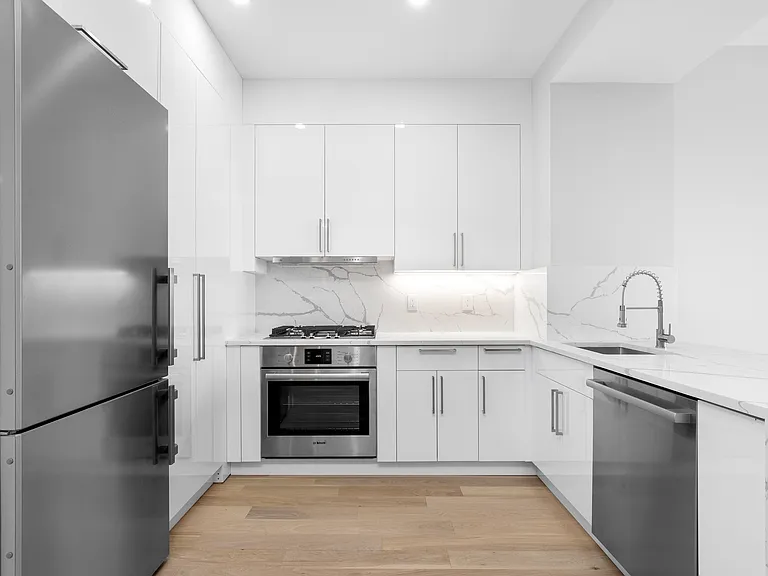 75 Wall St #35R — Photo 4