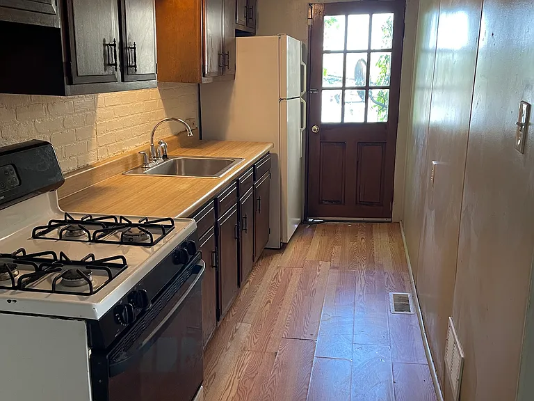 1409 Arlington Ave — Photo 12