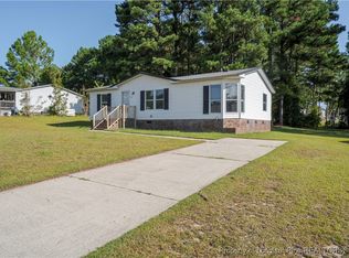 281 Old Salem Dr, Spring Lake, NC 28390