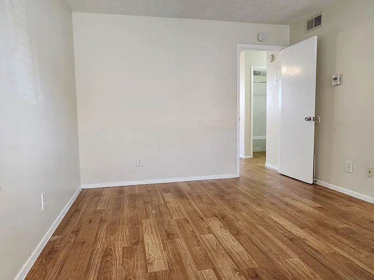924 E Dean Keeton St #220 — Photo 6
