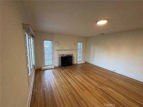 4th image of 894 S Los Robles Ave