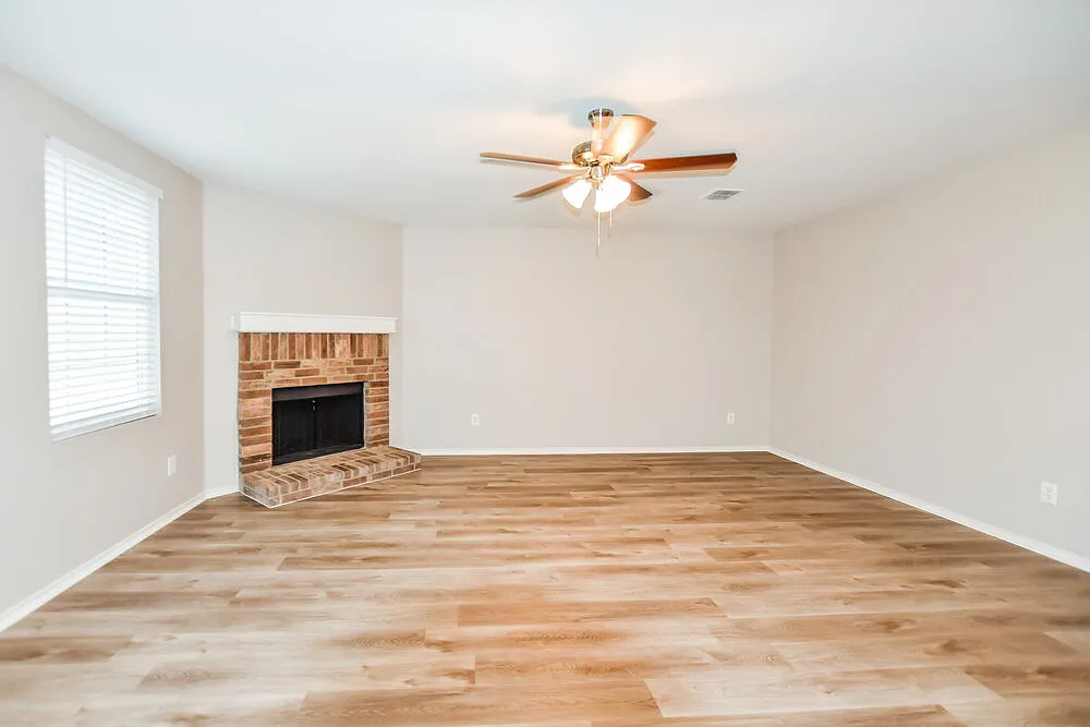 3 bed, 2.0 bath, 1811 sqft, $2,250 — Photo 4