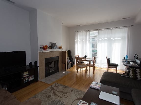 5th image of 1426 W Belmont Ave #F4