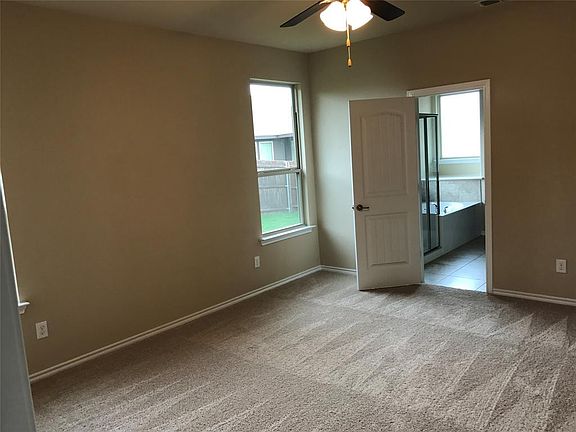 5th image of 2821 Saddle Creek Dr