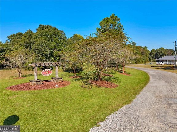 2nd image of 101 Bluegill Rd