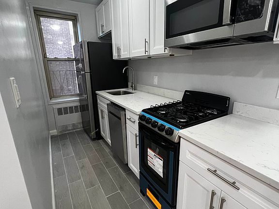 3rd image of 1600 Caton Ave #3X