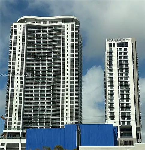 1600 NE 1st Ave Photo 1