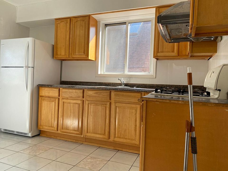 1st image of 12-18 College Point Blvd Floor 3