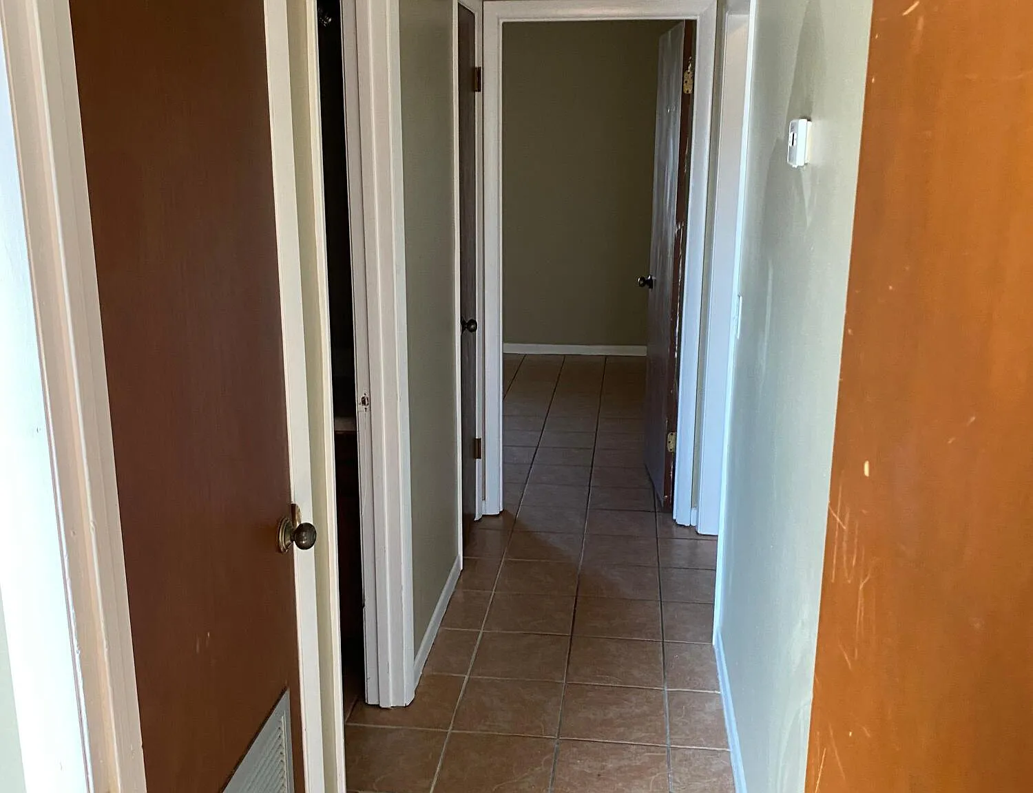 2 bed, 900 sqft, $1,000 — Photo 2