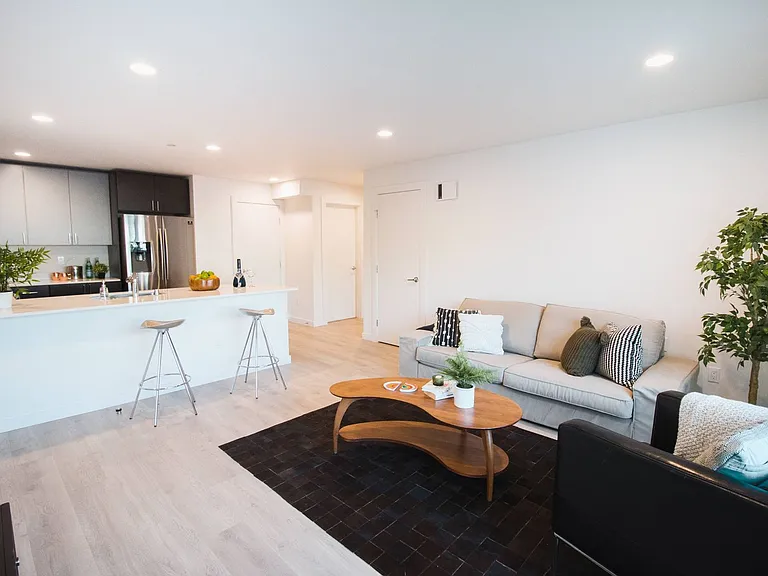 Edric Apartments — Photo 51
