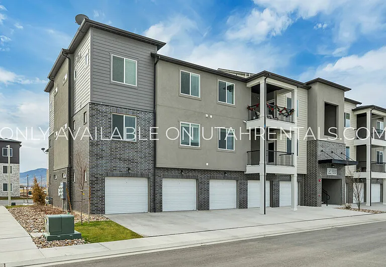 3364 W Hardman Way #204 — Photo 19