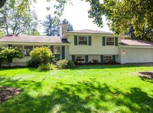 5013 Pine Rd, Cedarburg, WI 53012