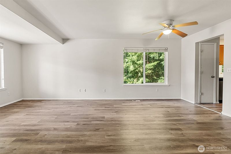 5th image of 13211 89th Ave Avenue Ct E
