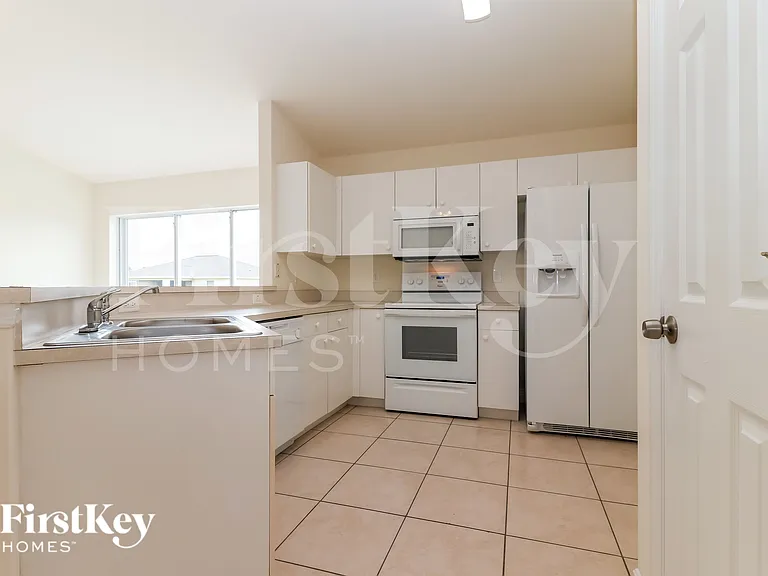 3816 20th St W — Photo 7