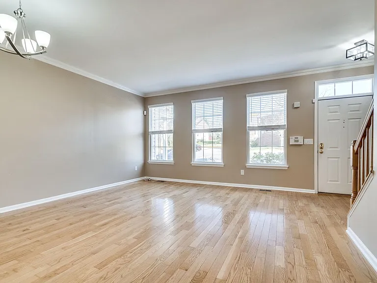 6412 Warren Point Ct — Photo 9