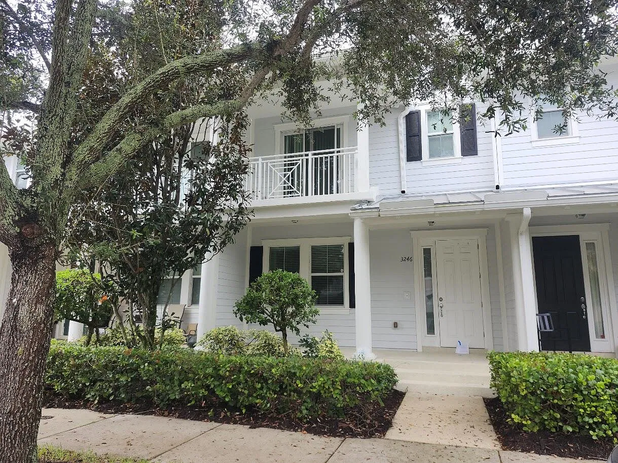 3 bed, 2.5 bath, 1533 sqft, $3,300 — Photo 2