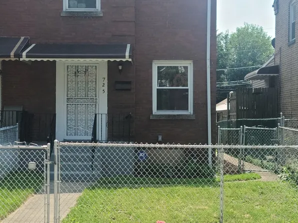 725 E 105th Pl, Chicago, IL 60628