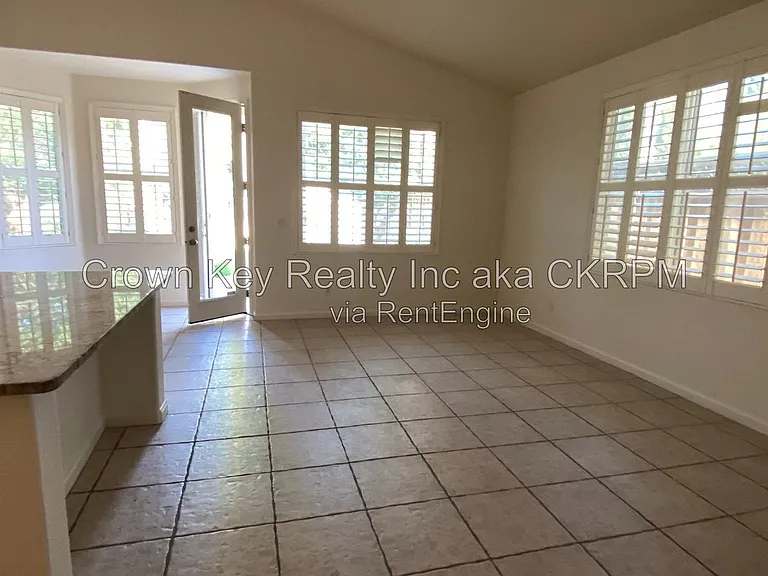1844 Oswego Ct — Photo 8