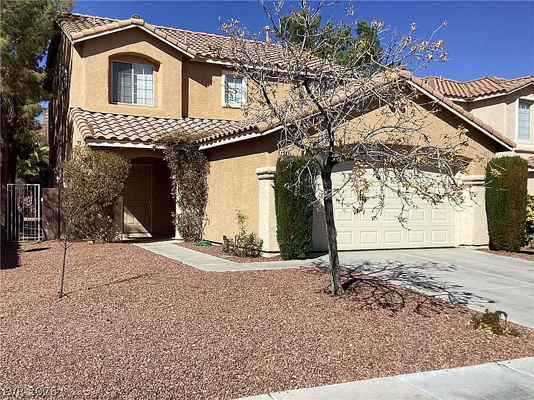 1301 Dream Bridge Dr — Photo 3