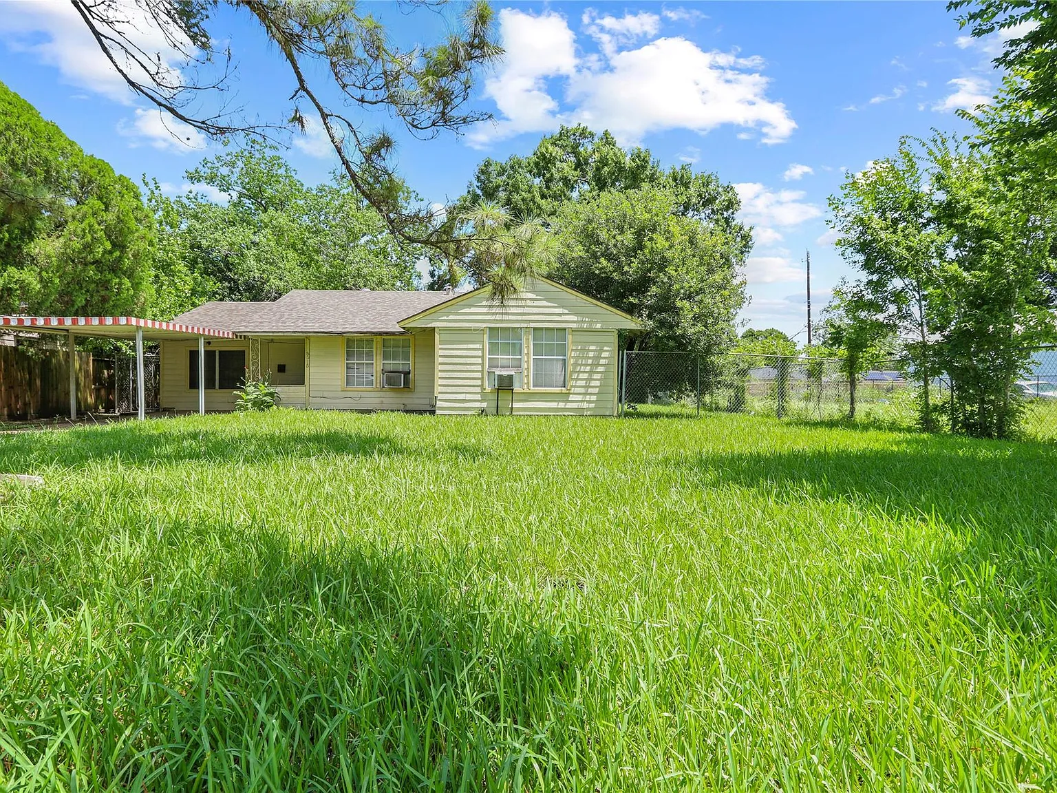 3 bed, 1.0 bath, 1180 sqft, $1,300 — Photo 4