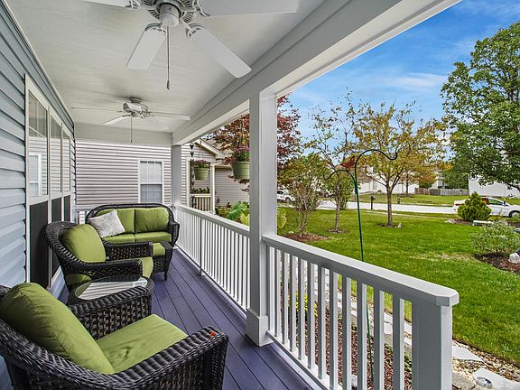 4th image of 21015 W Bloomfield Dr