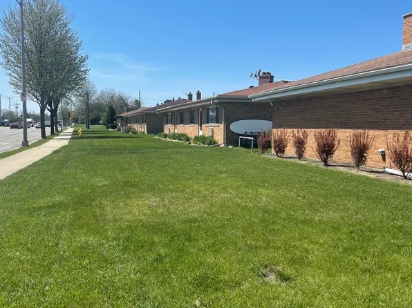 334 S Iowa Ave APT C, Addison, IL 60101