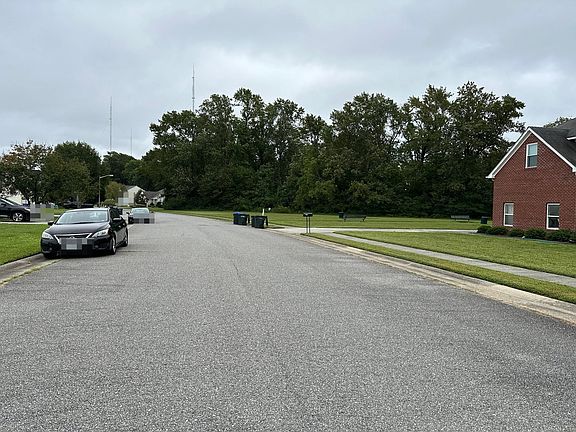 5th image of 221 Baron Blvd