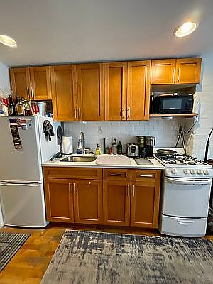 3rd image of 515 E 12th St APT 2b