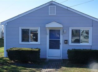 17 Ludlow Rd #B, Middletown, RI 02842