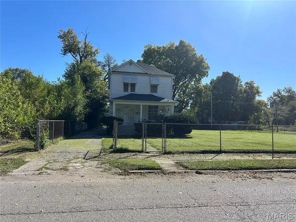 558 N 24th St #A, East Saint Louis, IL 62205