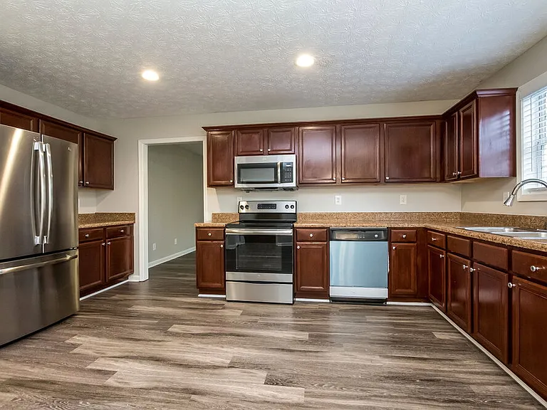 3391 Kittery Dr — Photo 8