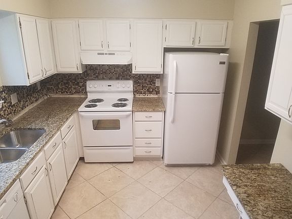 2nd image of 222 Cloverdale Blvd Unit B