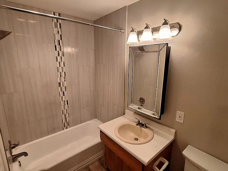 2640 W 3800 S — Photo 9