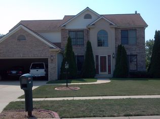 4405 Stonebridge Dr, Champaign, IL