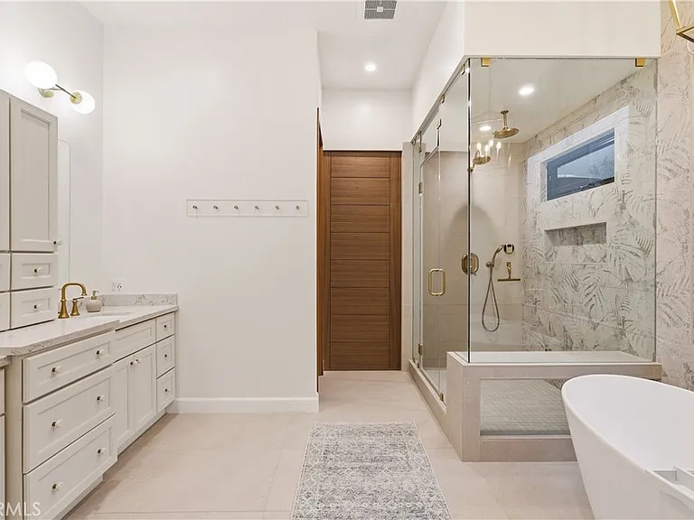 22300 Philiprimm St — Photo 20