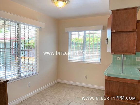3rd image of 4842 35th St