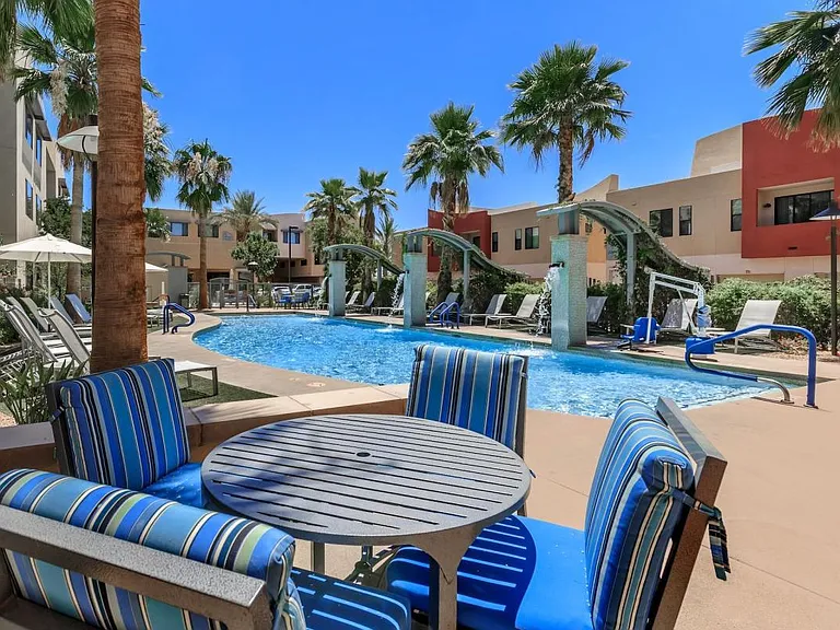 Las Aguas Apartments — Photo 16