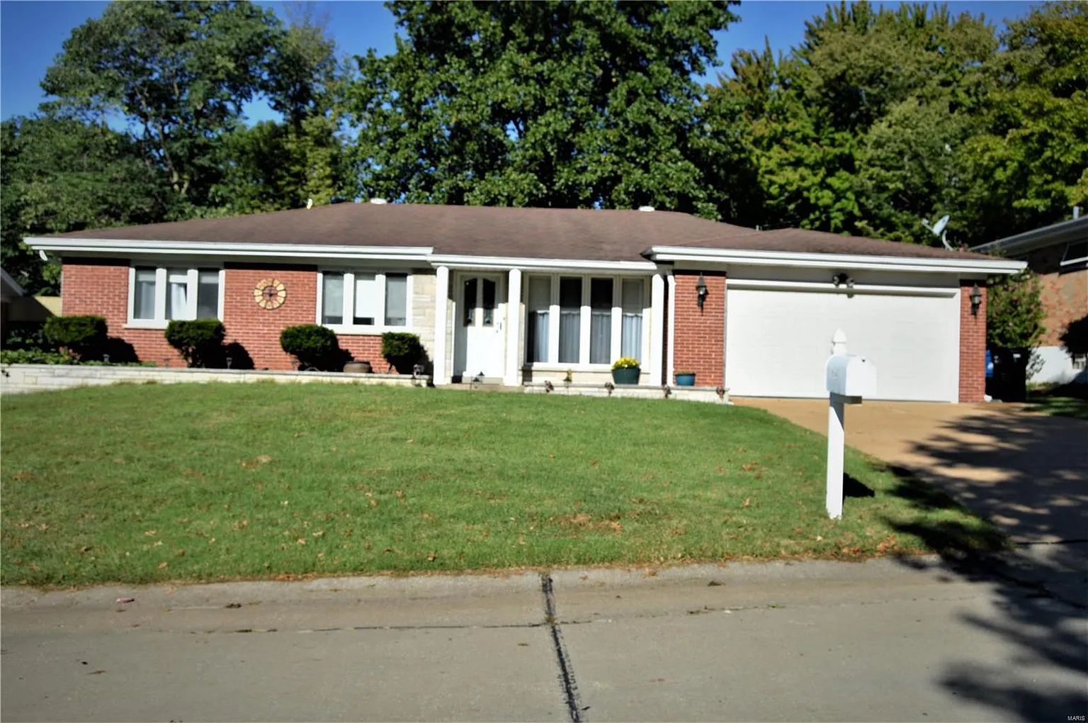 9941 Markhall Ln photo 1