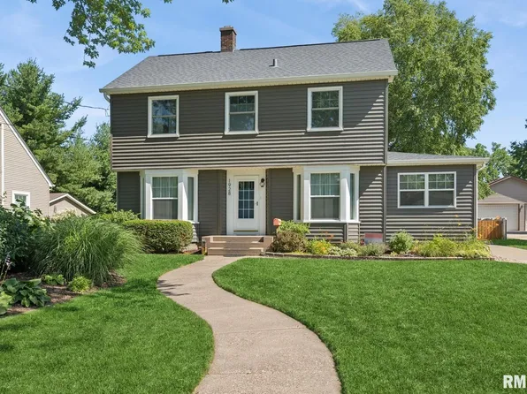 1928 Elm St, Davenport, IA 52803