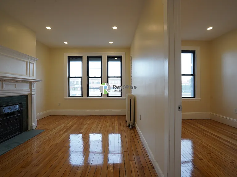 1212 Commonwealth Ave #1 — Photo 1