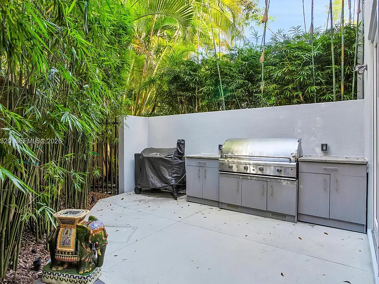 2475 S Bayshore Dr — Photo 31